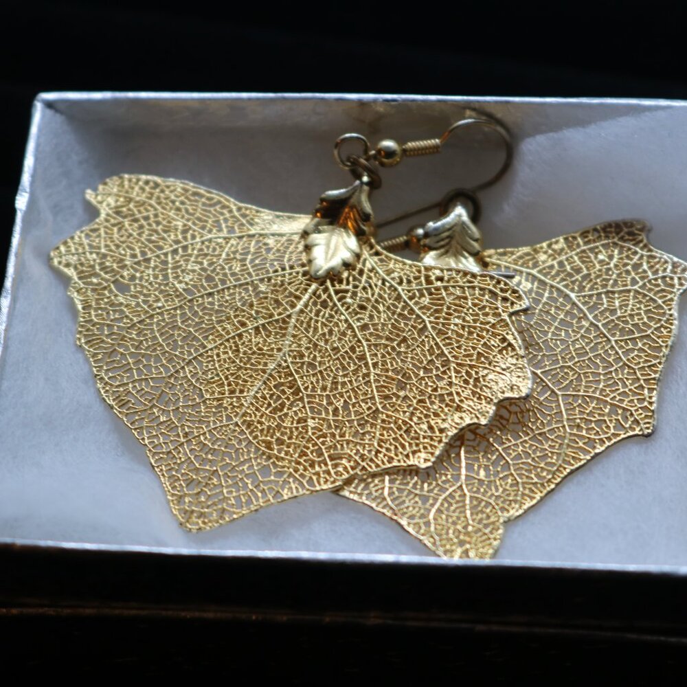 vintage cottonwood leaf gold electroplated matched pair earrings